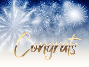 Goldener 'Congrats'-Text mit blauen Feuerwerken und Bokeh-Lichtern Hintergrund — Firecrackers Wallpaper