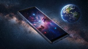 Note 8 flotando en el espacio con nebulosa y Tierra