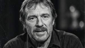 Kevin Von Erich esiintyy dokumentissa kertoen tarinaansa.