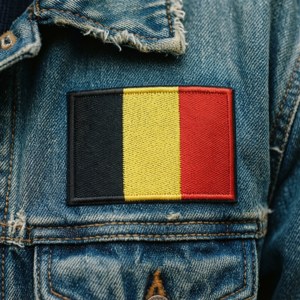 Belgisk flagpatch på en denimjakke.