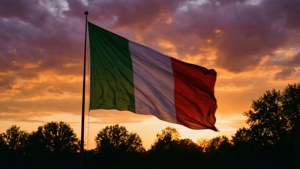 Italiaanse vlag bij zonsondergang