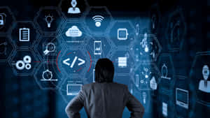 Persona in abito di fronte a interfaccia digitale con icone tecnologiche — Software Sfondi