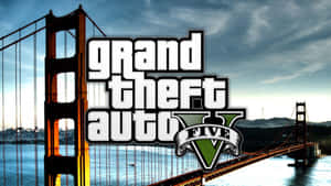 Logotipo de Grand Theft Auto V sobre el Puente Golden Gate al atardecer — Videojuego Fondos de pantalla
