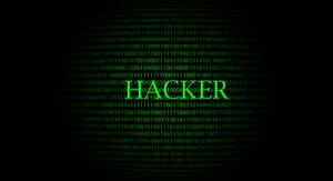 Grönt lysande hacker-text över rullande binär kod på svart bakgrund.