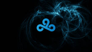 Logotipo triskelion azul cercado por redemoinhos cósmicos brilhantes no espaço.