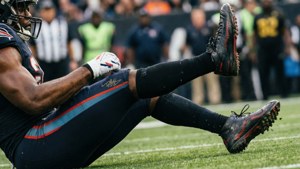 Dalvin Cook utför ett juke-drag mot en försvarare.