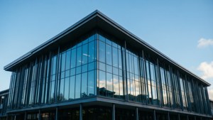 Modern glass library in Palmerston North with sky reflections and geometric lines — Palmerston North Picture