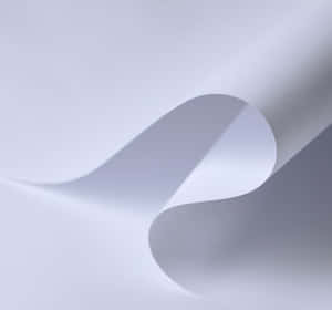 Um redemoinho fluido de papel branco com sombras suaves e design minimalista limpo. — Verified Papéis de Parede
