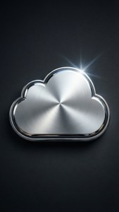 En glänsande metallisk iCloud-ikon med borstad aluminiumtextur.