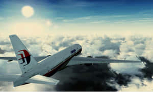 Malaysia Airlines Flugzeug fliegt über Wolken bei hellem Sonnenlicht