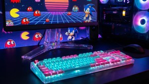 PC neon kidcore con personaggi arcade e bagliore synthwave.