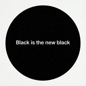 En ren minimalistisk bakgrund med en svart cirkel och ett modernt typografiskt citat