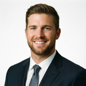 Taylor Decker i dress, profesjonelt portrett.