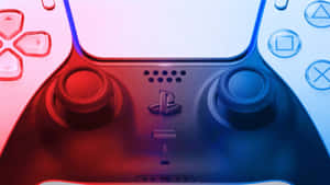 PlayStation-controller met rode en blauwe verlichting die knoppen en joysticks benadrukt.