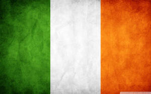 Bandeira nacional da Irlanda com listras verticais verde, branca e laranja. — Ireland Papéis de Parede