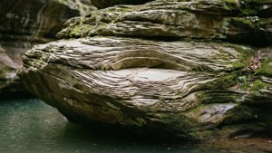 Tampilan makro detail dari batu pasir berlapis di Dells