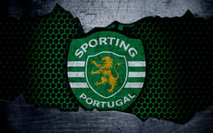 Stemma del club di calcio Sporting Portugal con leone dorato su strisce verdi e bianche su sfondo a rete esagonale strappata.