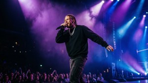 Macklemore livenä konsertissa dynaamisella valaistuksella