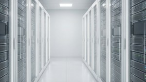 Et lyst, minimalistisk serverrum, der lægger vægt på renlighed og moderne virksomhedsteknologiæstetik.