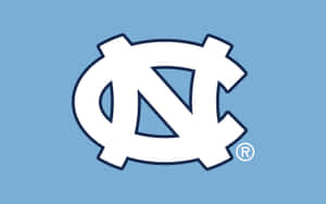 Logotipo da Universidade da Carolina do Norte em branco e azul sobre fundo azul — Unc Papéis de Parede