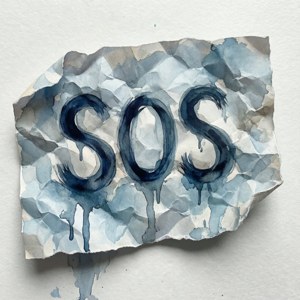 Akvarellmålning av SOS på skrynkligt papper med mjuka blå och grå toner